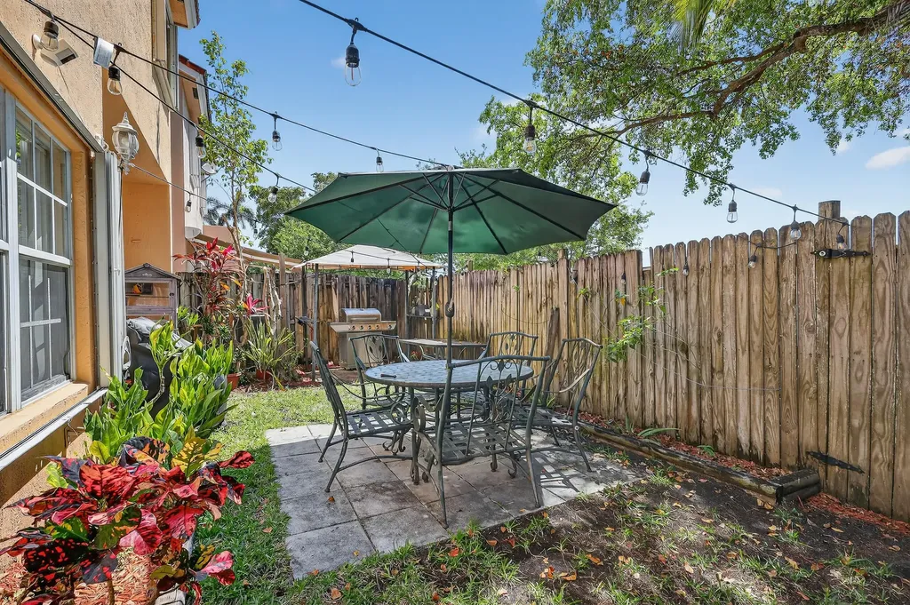 16266 SW 103rd Terrace Miami FL 33196