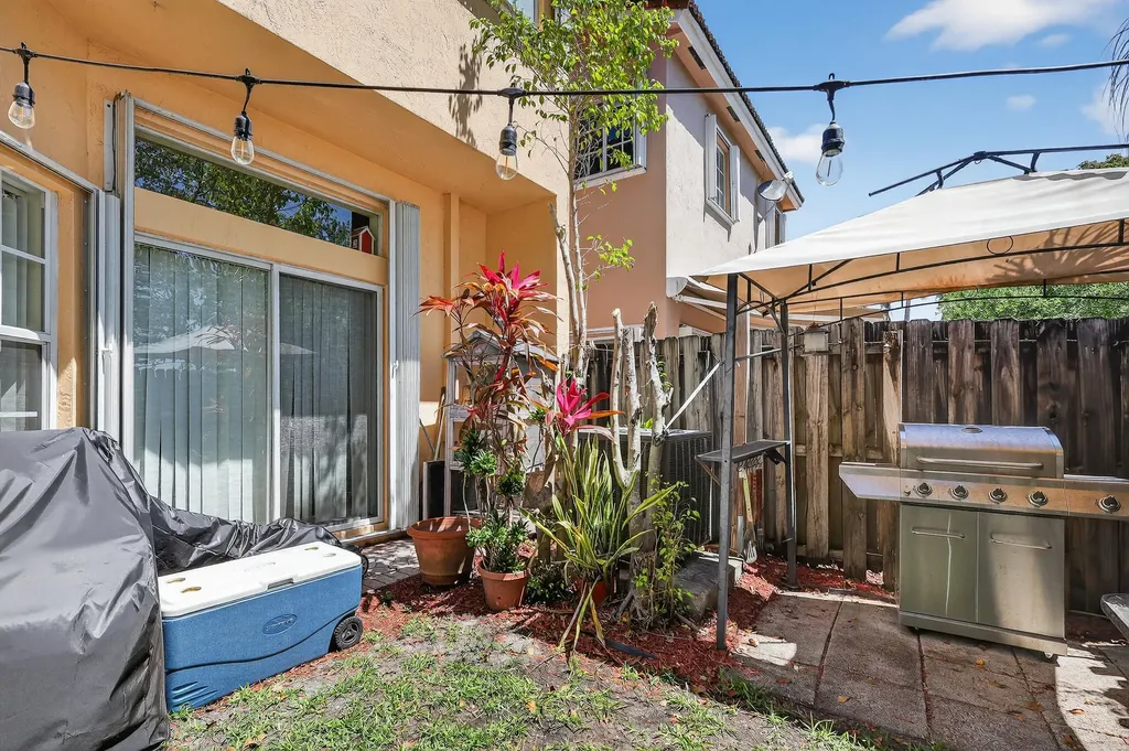 16266 SW 103rd Terrace Miami FL 33196