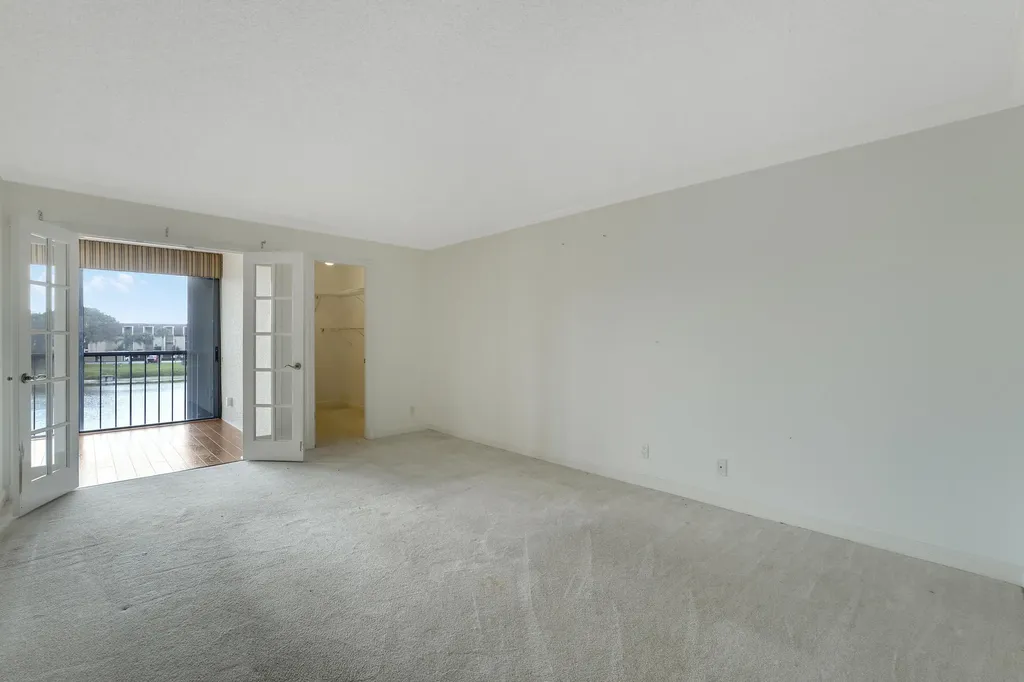 5344 Woodland Lakes Drive Palm Beach Gardens FL 33418