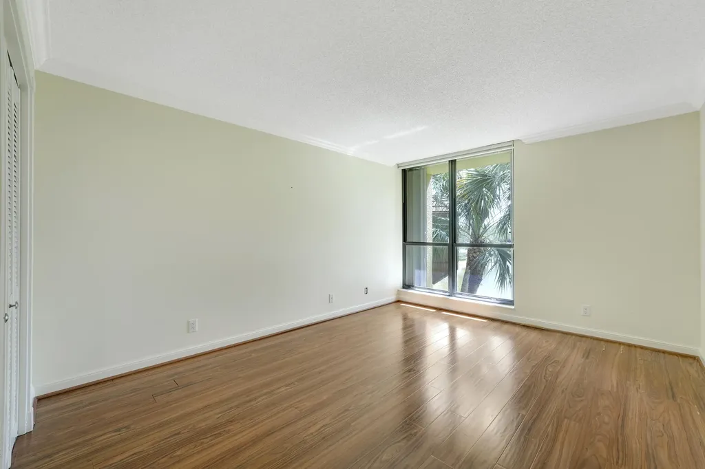 5344 Woodland Lakes Drive Palm Beach Gardens FL 33418