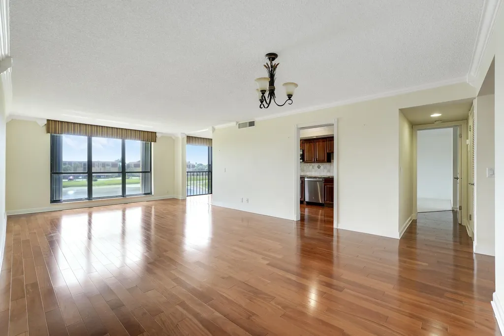 5344 Woodland Lakes Drive Palm Beach Gardens FL 33418