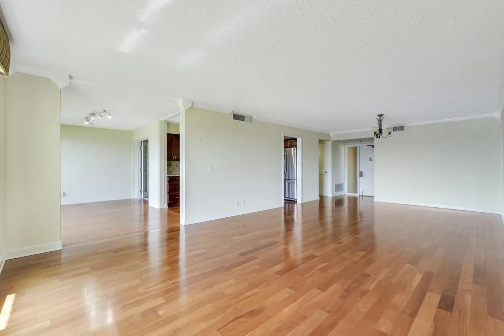 5344 Woodland Lakes Drive Palm Beach Gardens FL 33418