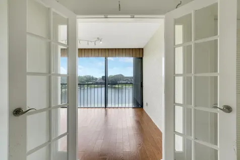 5344 Woodland Lakes Drive Palm Beach Gardens FL 33418
