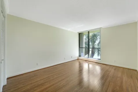 5344 Woodland Lakes Drive Palm Beach Gardens FL 33418