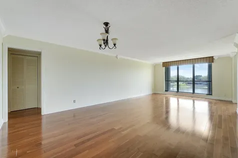5344 Woodland Lakes Drive Palm Beach Gardens FL 33418