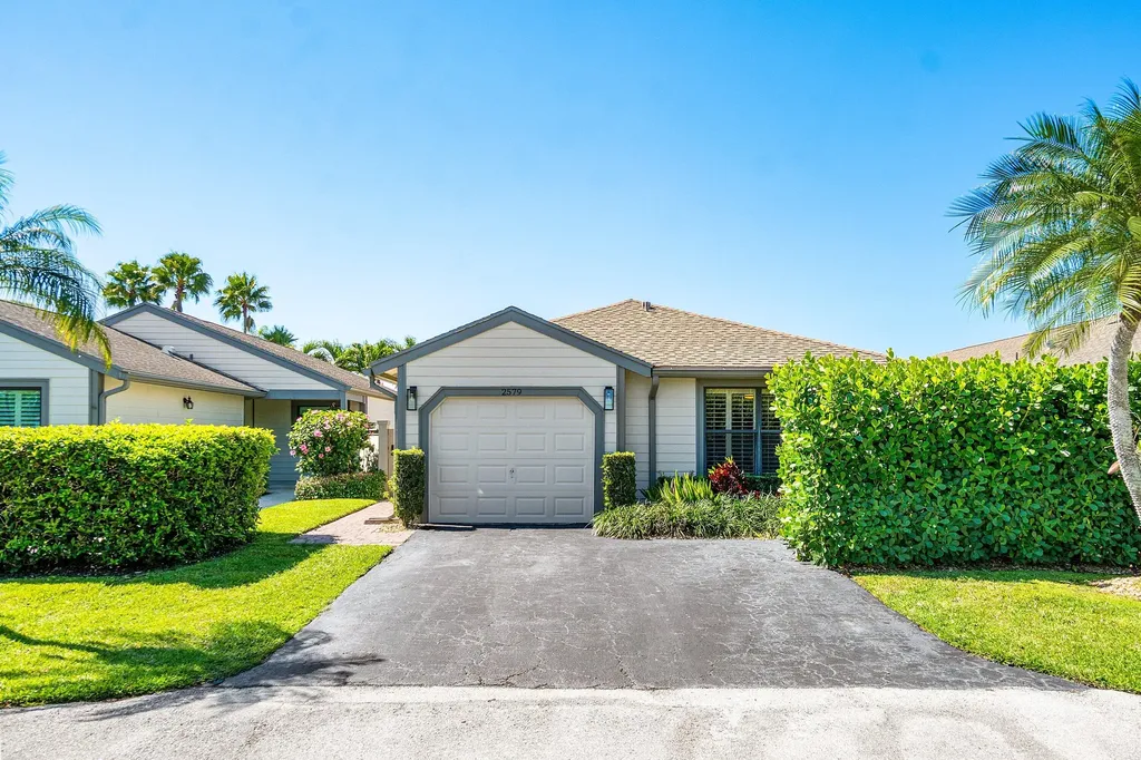 2579 Bedford Mews Drive Wellington FL 33414