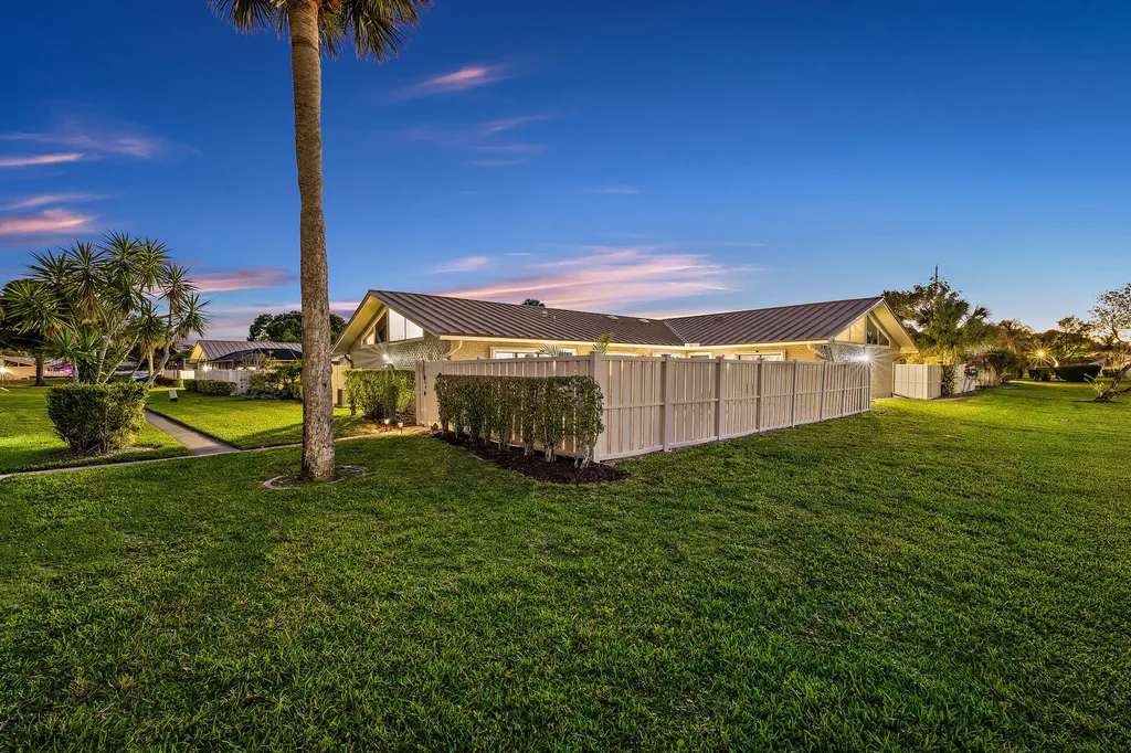 5537 Eagle Lake Drive Palm Beach Gardens FL 33418