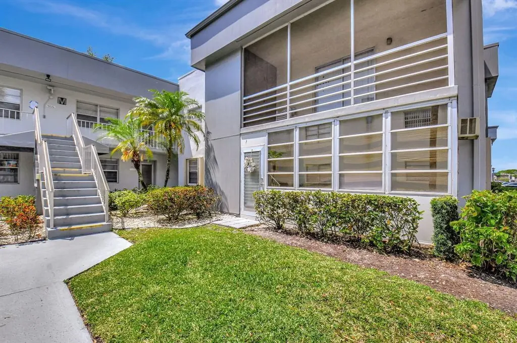 595 Normandy M Delray Beach FL 33484