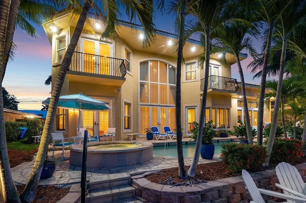 2221 NE 48th Court Lighthouse Point FL 33064