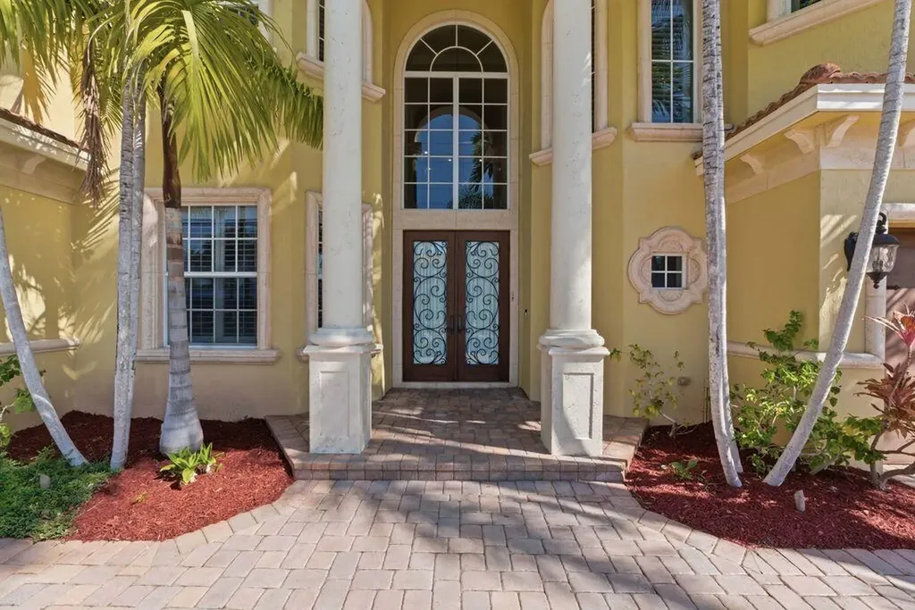2221 NE 48th Court Lighthouse Point FL 33064