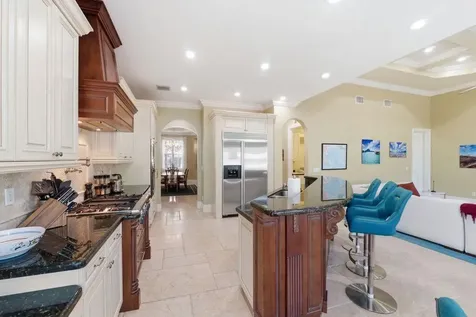 2221 NE 48th Court Lighthouse Point FL 33064