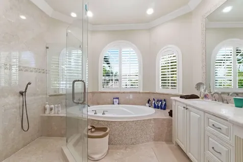 2221 NE 48th Court Lighthouse Point FL 33064