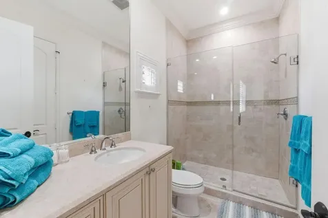 2221 NE 48th Court Lighthouse Point FL 33064