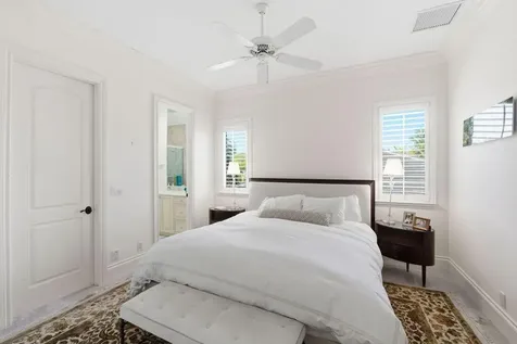 2221 NE 48th Court Lighthouse Point FL 33064