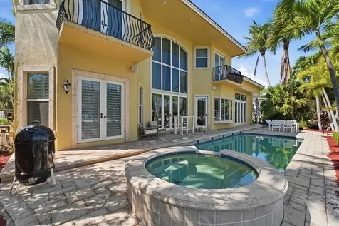 2221 NE 48th Court Lighthouse Point FL 33064