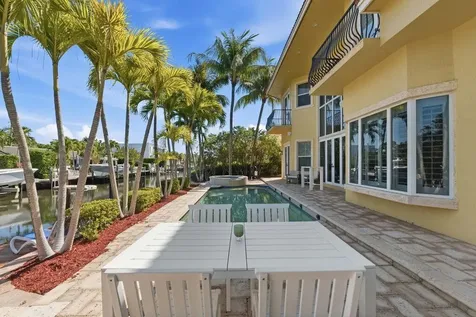 2221 NE 48th Court Lighthouse Point FL 33064