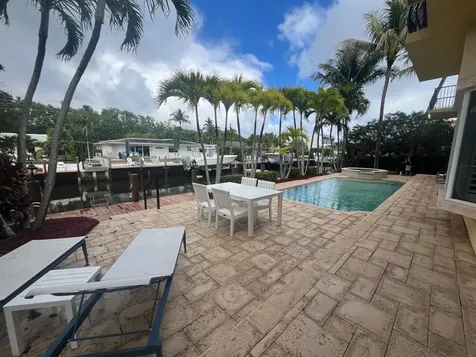 2221 NE 48th Court Lighthouse Point FL 33064
