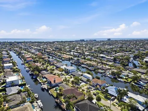 2221 NE 48th Court Lighthouse Point FL 33064