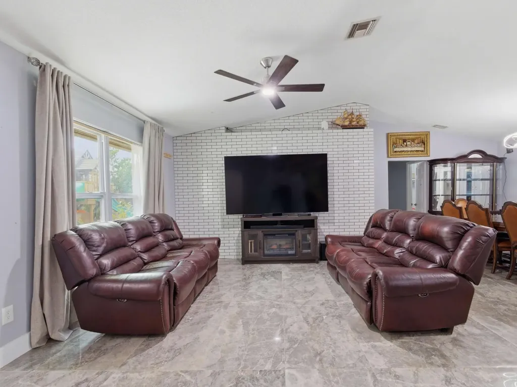 11481 Tangerine Boulevard The Acreage FL 33412