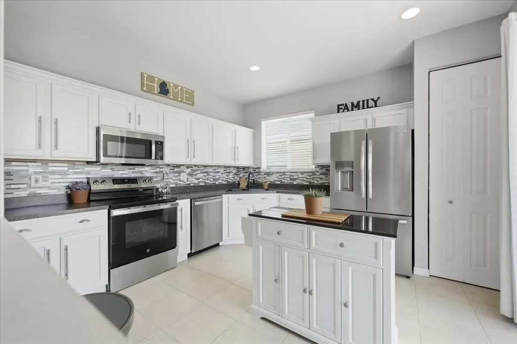 399 SW Lake Forest Way Port St Lucie FL 34986