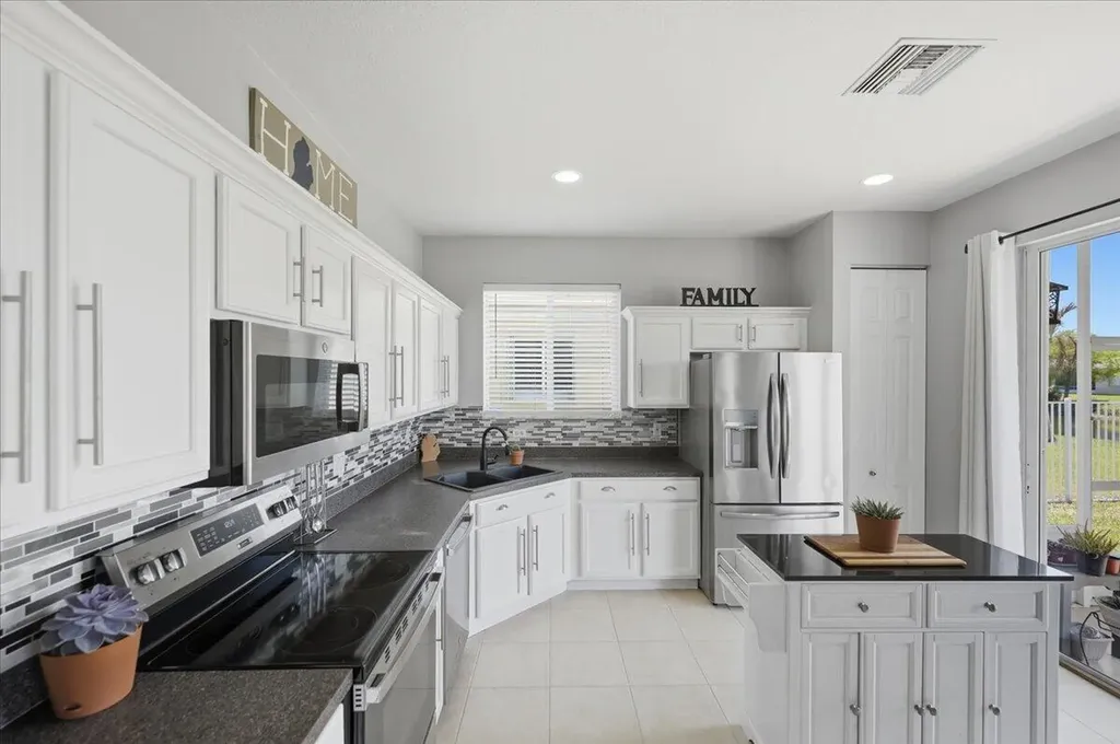 399 SW Lake Forest Way Port St Lucie FL 34986