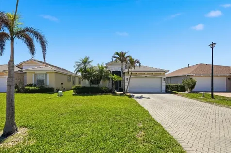 399 SW Lake Forest Way Port St Lucie FL 34986