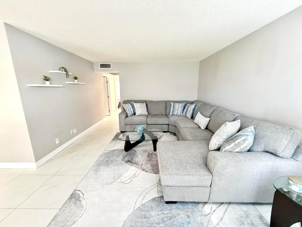 101 Dorset C Boca Raton FL 33434