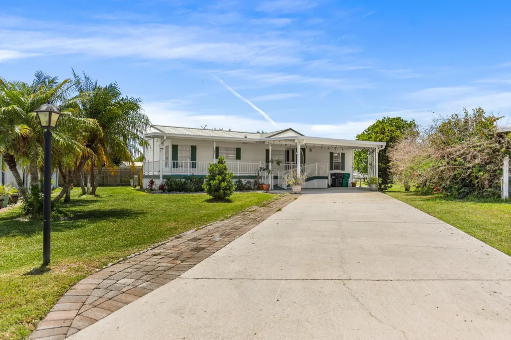 1697 SW 35th Circle Okeechobee FL 34974