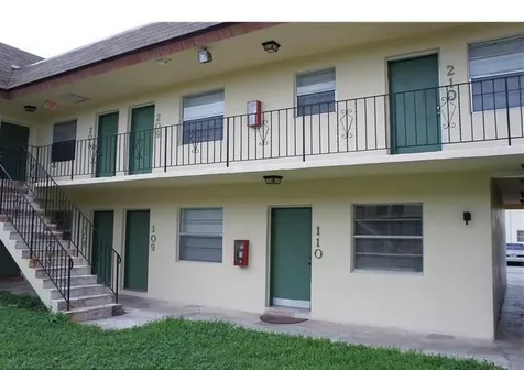 4800 NW 24th Court Lauderdale Lakes FL 33313