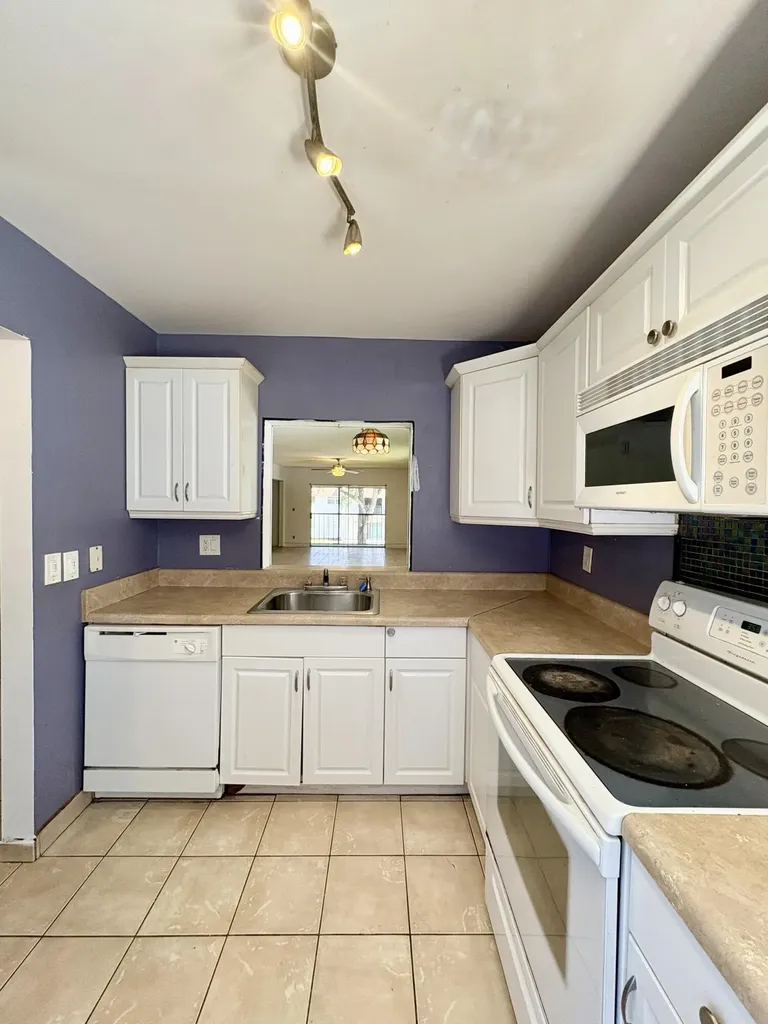 2915 SW 22nd Avenue Delray Beach FL 33445