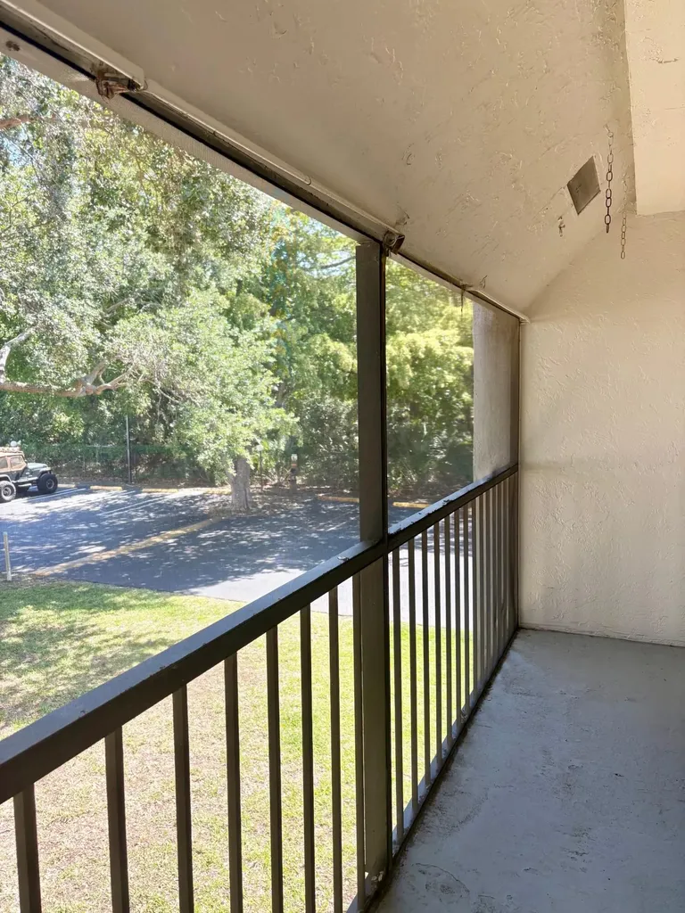 2915 SW 22nd Avenue Delray Beach FL 33445