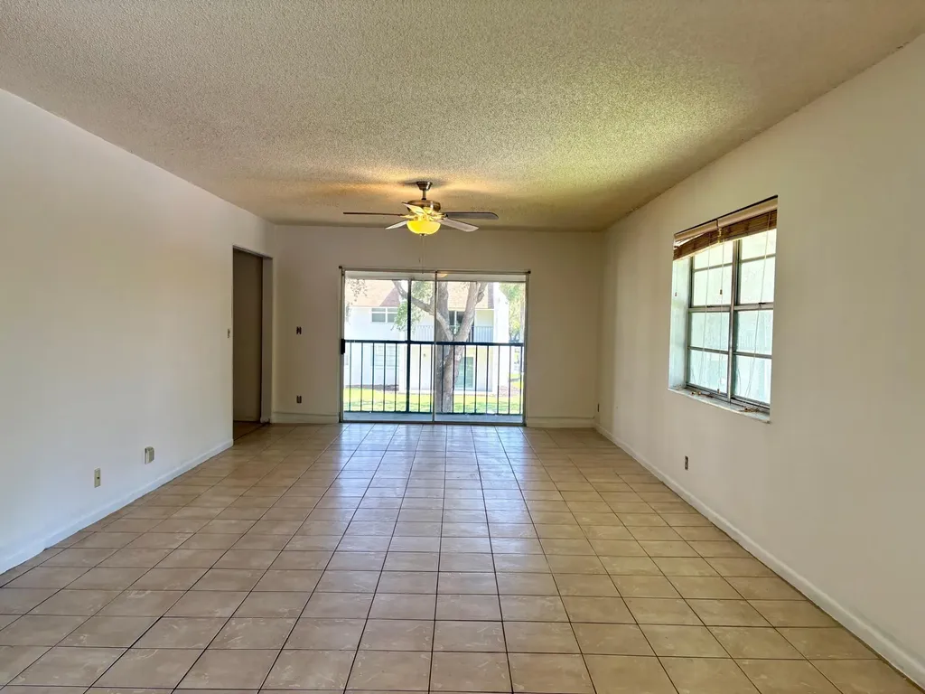 2915 SW 22nd Avenue Delray Beach FL 33445