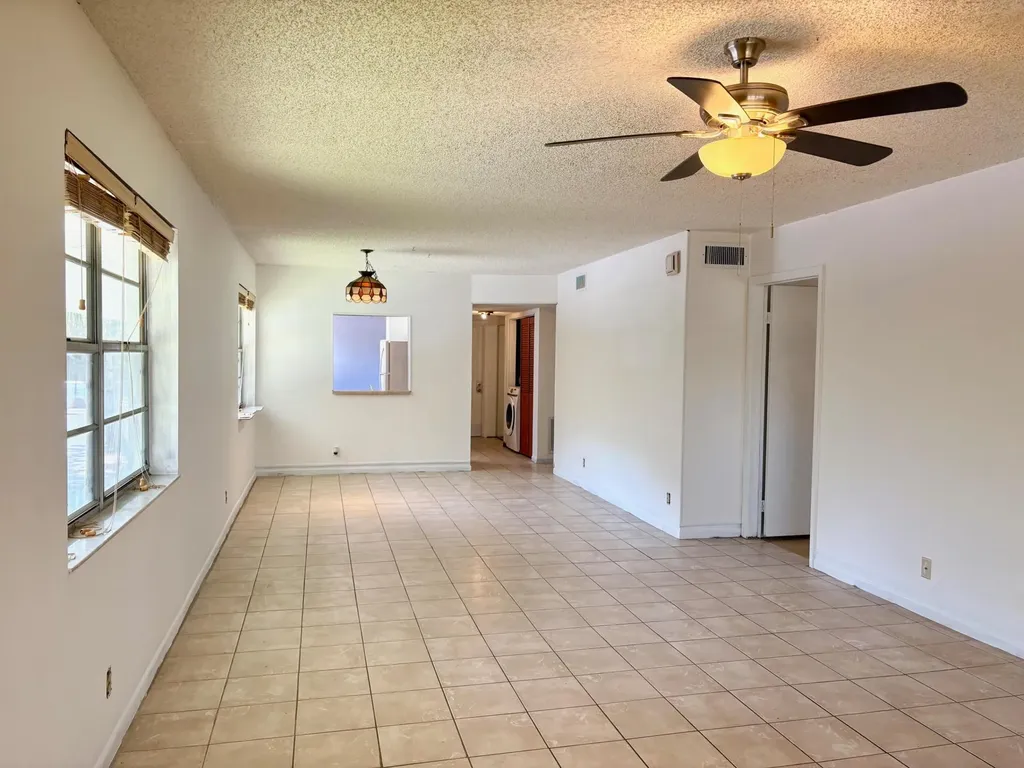 2915 SW 22nd Avenue Delray Beach FL 33445
