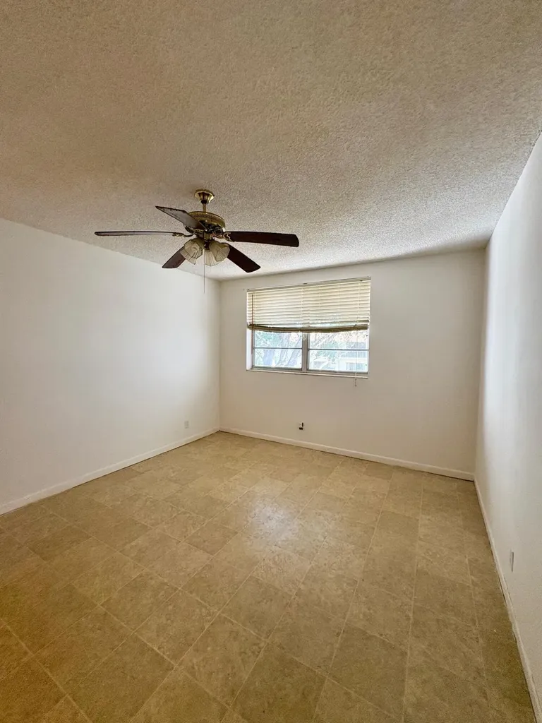 2915 SW 22nd Avenue Delray Beach FL 33445