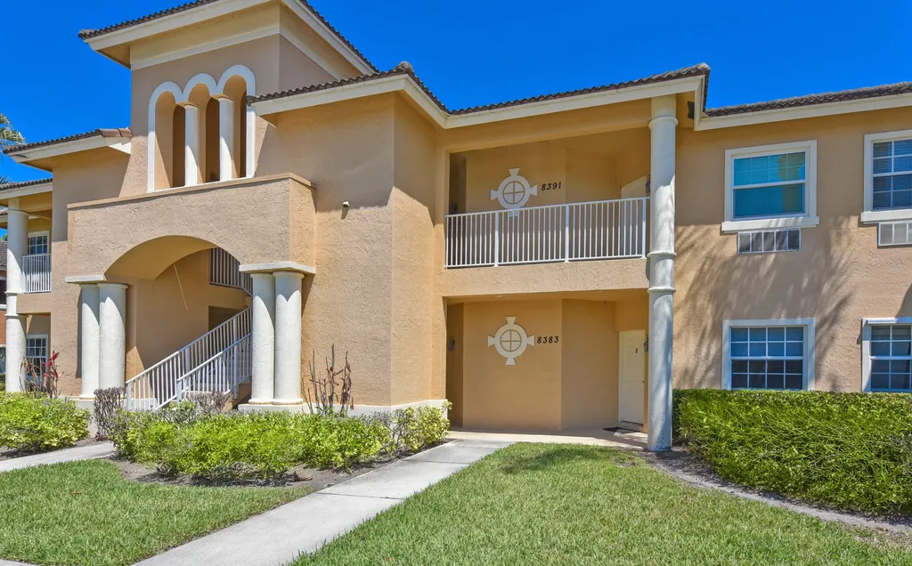 8383 Mulligan Circle Port St Lucie FL 34986