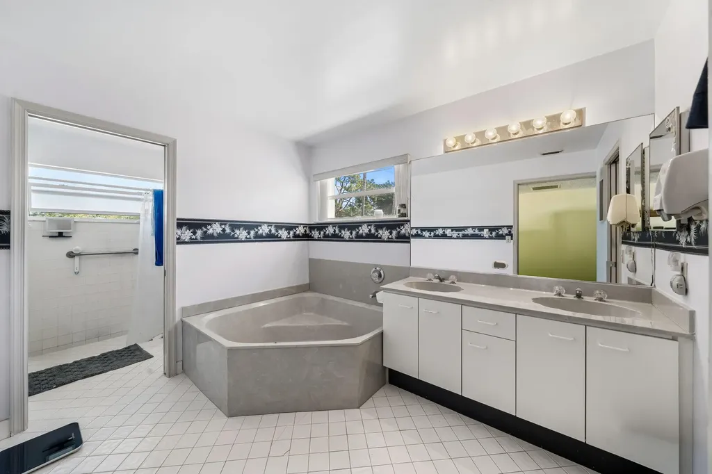 5197 Rosen Boulevard Boynton Beach FL 33472