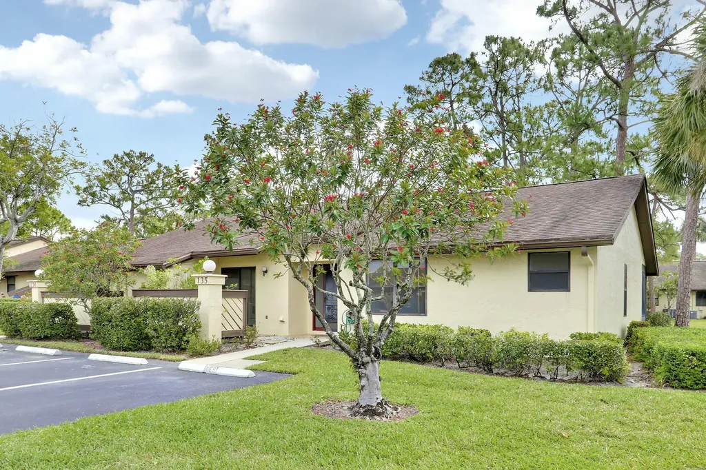 135 Manchineel Court Royal Palm Beach FL 33411