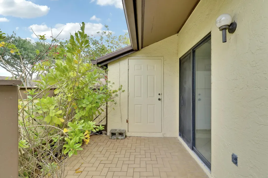 135 Manchineel Court Royal Palm Beach FL 33411