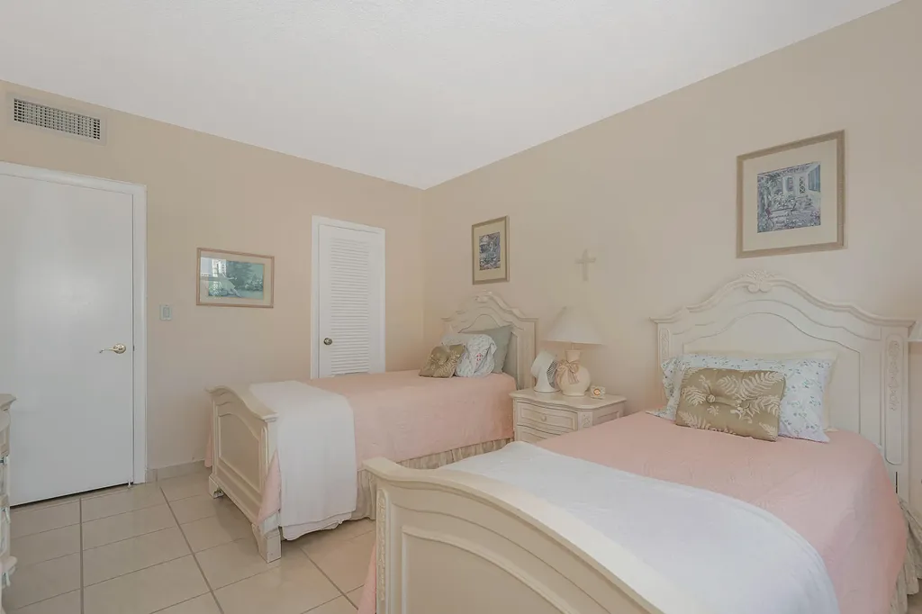 Hallandale Beach FL 33009