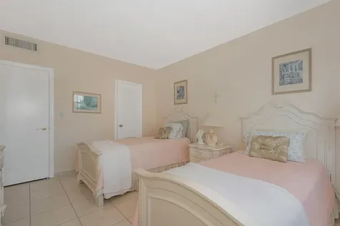 Hallandale Beach FL 33009