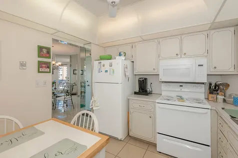 Hallandale Beach FL 33009