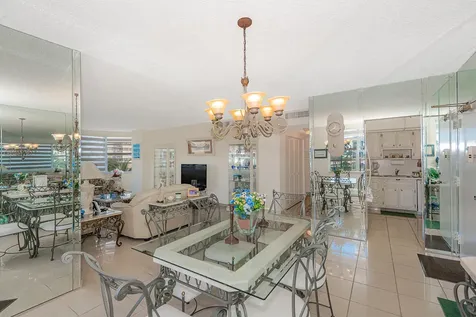 Hallandale Beach FL 33009
