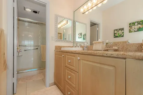 Hallandale Beach FL 33009