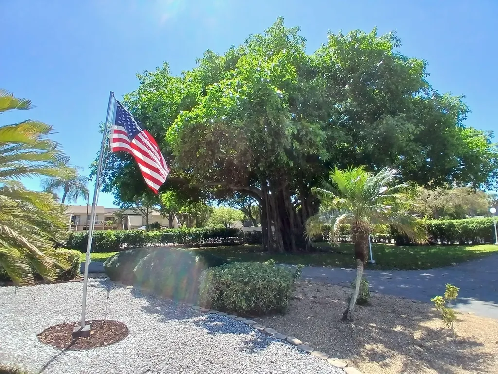 470 Executive Center Drive West Palm Beach FL 33401