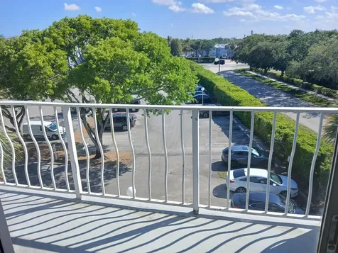 470 Executive Center Drive West Palm Beach FL 33401