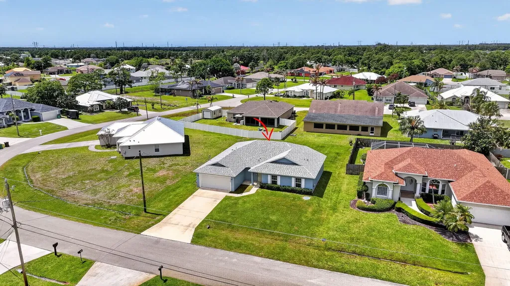 5737 NW Jigsaw Lane Port St Lucie FL 34986