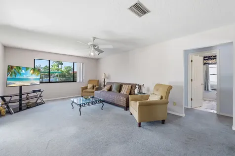 433 SE 12th Street Street SE Vero Beach FL 32962