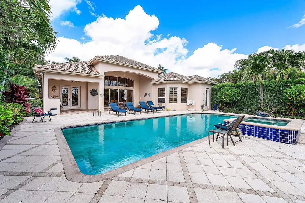155 Vintage Isle Lane Palm Beach Gardens FL 33418