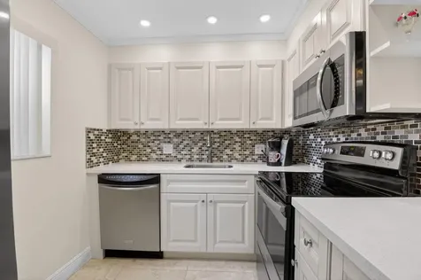 205 Flanders E Delray Beach FL 33484