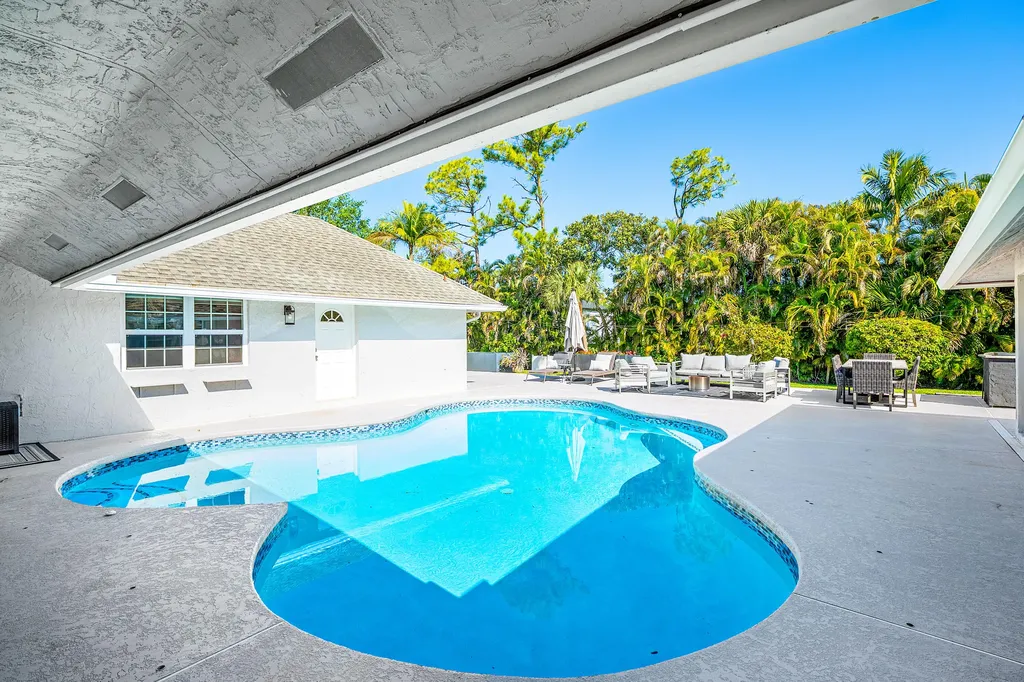 8811 Pinion Drive Wellington FL 33467